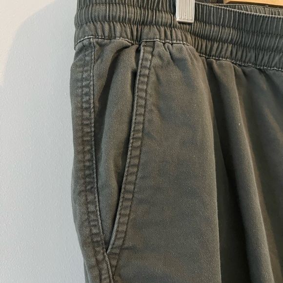 Two pairs of men joggers - Picture 4 of 5